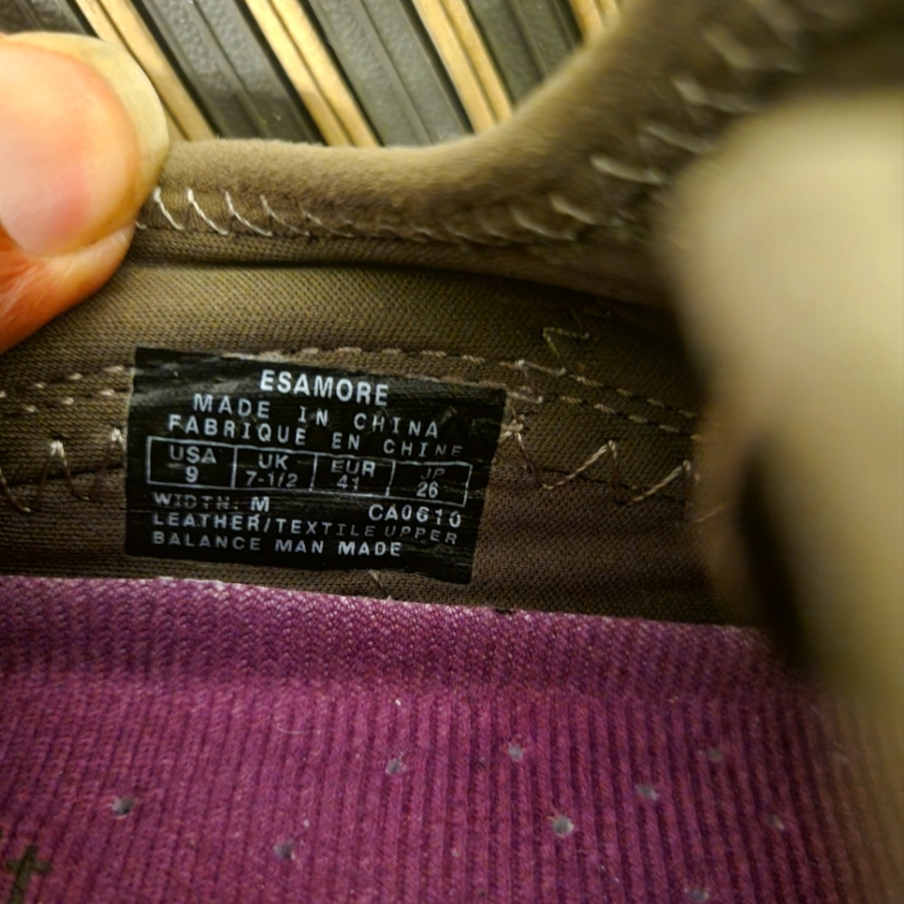 Easy Spirit Esamore size 9M suede
